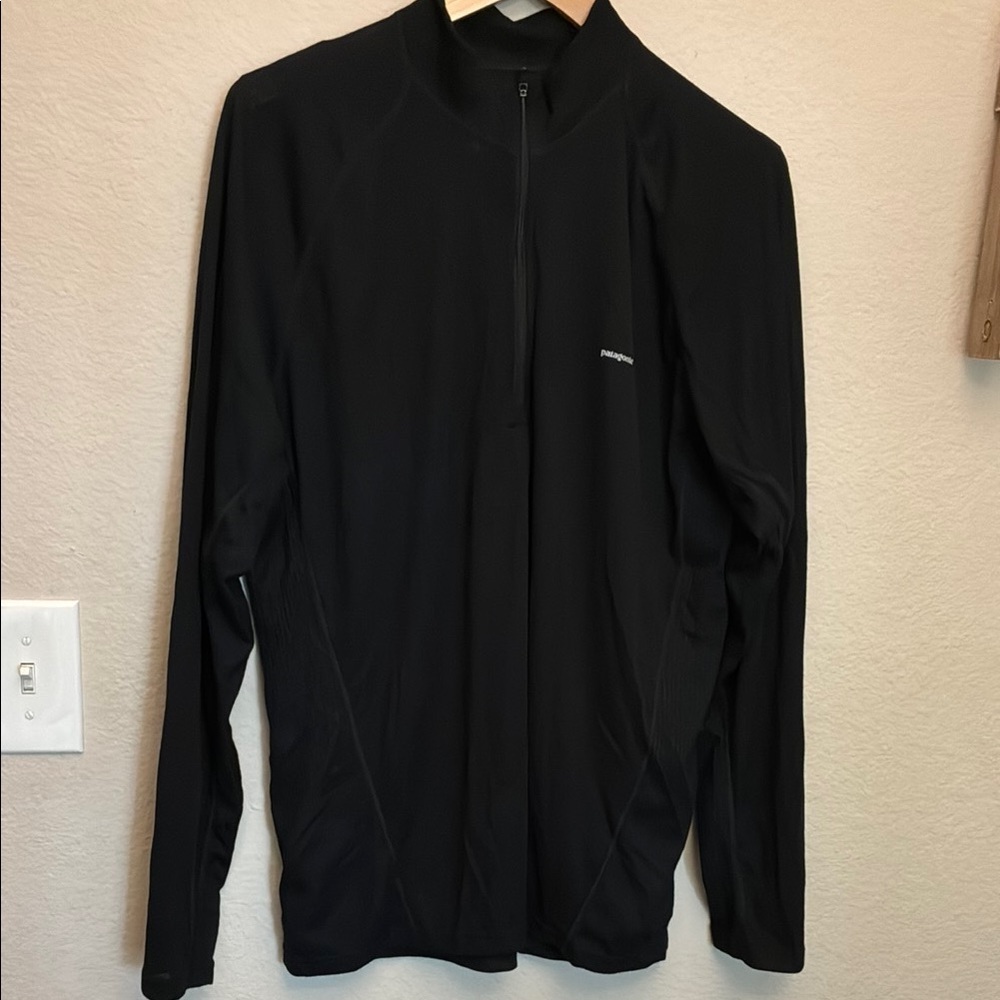 Patagonia Black Base Layer 1/4 zip size L